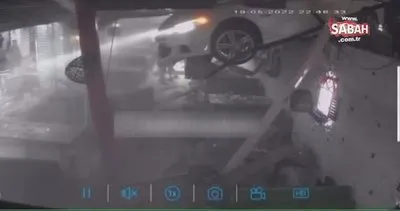 Mardin’de otomobil kafeye girdi: 4 yaralı! Korku dolu dakikalar kamerada | Video