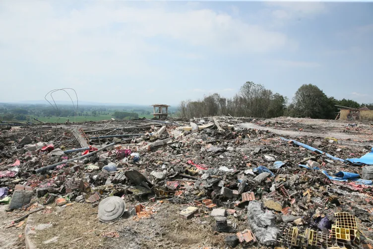 Son dakika! Sakarya'daki fabrika görüntüleri patlamanın şiddetini ortaya çıkardı!