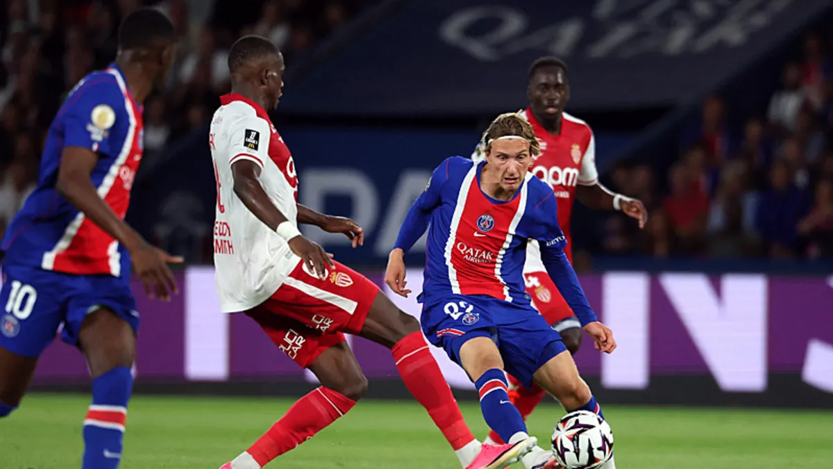PSG, sahasında Monaco'ya mağlup!