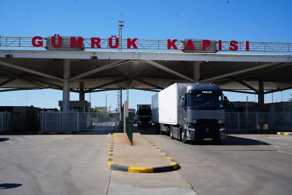 schengen-vizesi-icin-kritik-90180-gun-kurali-bakan-yumakli-duyurdu-avrupa-ile-temas-suruyor-1790344427298.jpg