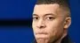 Mbappe'den ilginç görüntü! Fotoğraf çektirirken...