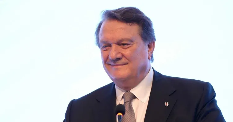 Beşiktaş’ın Başkanı Hasan Arat’tan yabancı VAR hakemine destek!