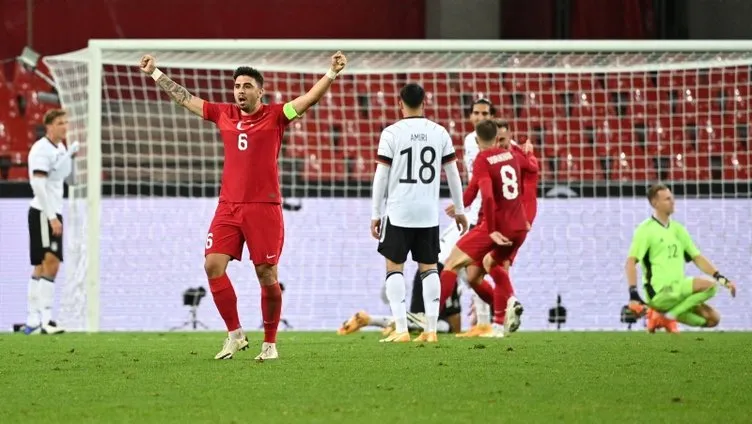 Almanya - Türkiye maçı sonrası Ozan Tufan için flaş yorum! Sergen Yalçın...