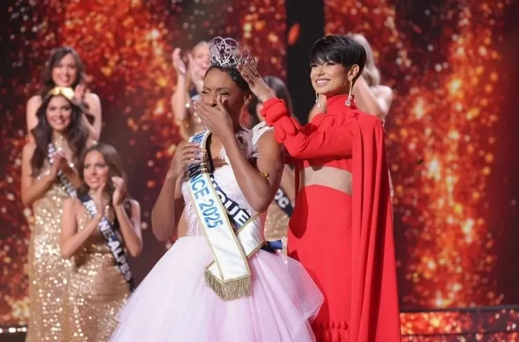 Ona küçük midilli diyorlardı şimdi ise tarihe geçti! İşte dünyanın en yaşlı güzellik kraliçesi