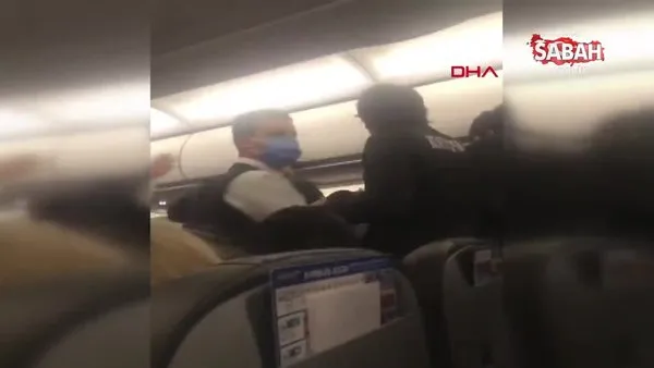 Adana uçağında alkollü yolcuya Kozansporlu futbolculardan sosyal mesafesiz dayak kamerada | Video