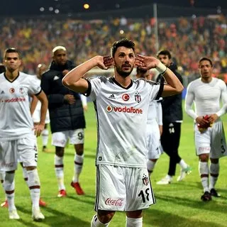 Son dakika: Beşiktaş'tan transfer açıklaması; Fenerbahçe ile görüşüyoruz