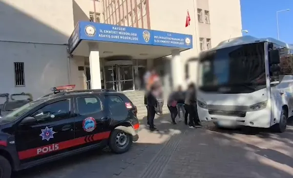 kayseride-masaj-salonlarina-fuhus-operasyonu-10-tutuklama-1792829122516.jpg