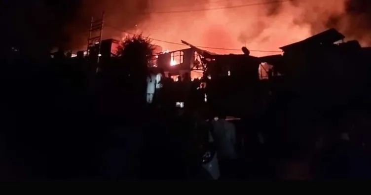 Hindistan’da korkutan yangın: En az 20 ev küle döndü