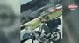 Gidonu ayaklarıyla kontrol eden motosikletliye para cezası | Video