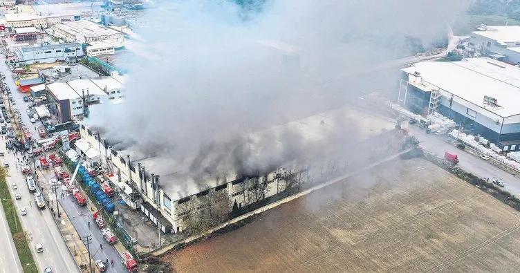 Tekstil fabrikasında korkutan yangın