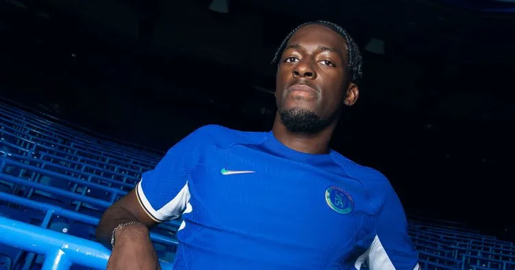 Chelsea, Monaco’dan savunma oyuncusu Axel Disasi’yi transfer etti