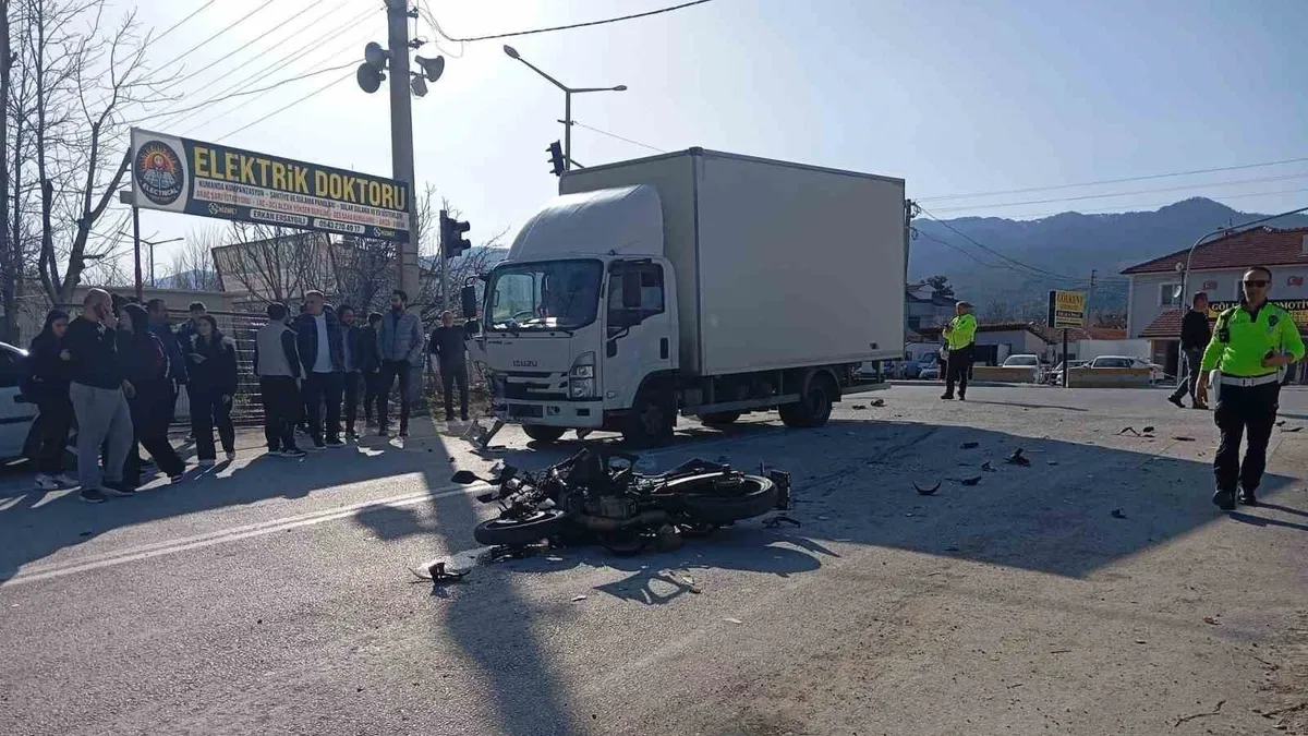 Motosiklet sürücüsü 20 yaşındaki Gonca Gül kaza kurbanı Motosiklet sürücüsü 20 yaşındaki Gonca Gül kaza kurbanı