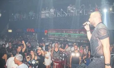 Fethiye’de Rober Hatemo sahne aldı