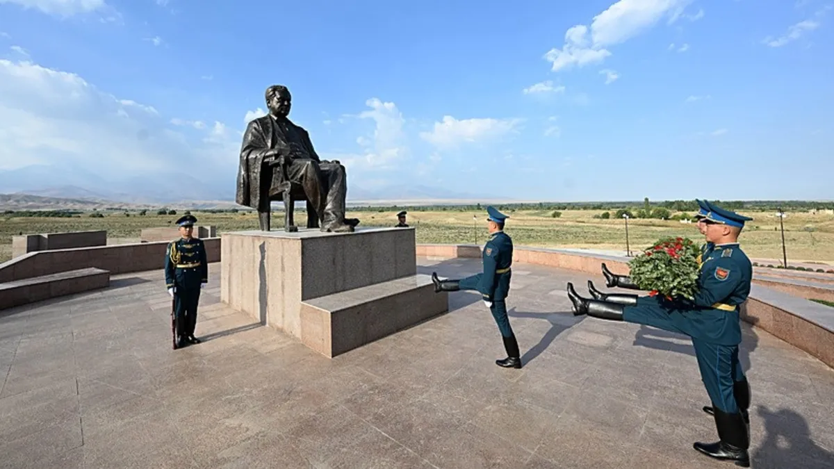 Aytmatov’un mirası görkemli anıtta yaşayacak