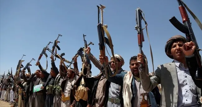 Yemen’deki Husiler, İsrailli şirkete ait gemiyi ele geçirdi Yemen’deki Husiler, İsrailli şirkete ait gemiyi ele geçirdi