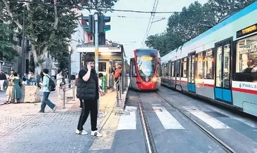 Talihsiz çocuk tramvayın altında kaldı