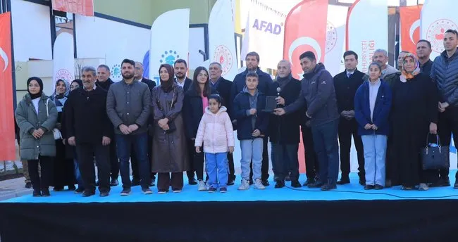 Asrın felaketinin ardından yapılan konutların kura çekimi yapıldı