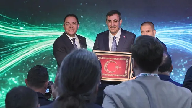 cevdet-yilmaz-ekonomimiz-16-trilyona-ulasti-1778165123045.jpeg Cevdet Yılmaz: “Ekonomimiz 1,6 trilyona ulaştı”
