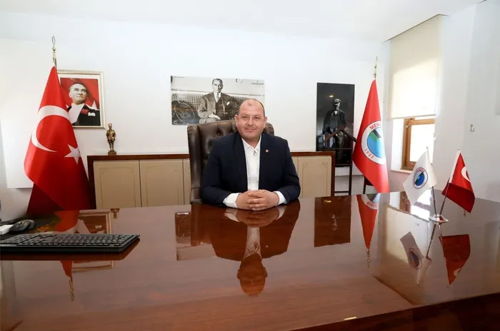 son-dakika-menderes-belediyesine-yolsuzluk-operasyonu-baskan-ilkay-cicek-dahil-21-gozalti-1785821425240.jpg