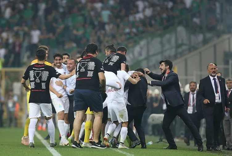 Erkan Zengin şov yaptı, Fatih Karagümrük 1. Lig’e yükseldi
