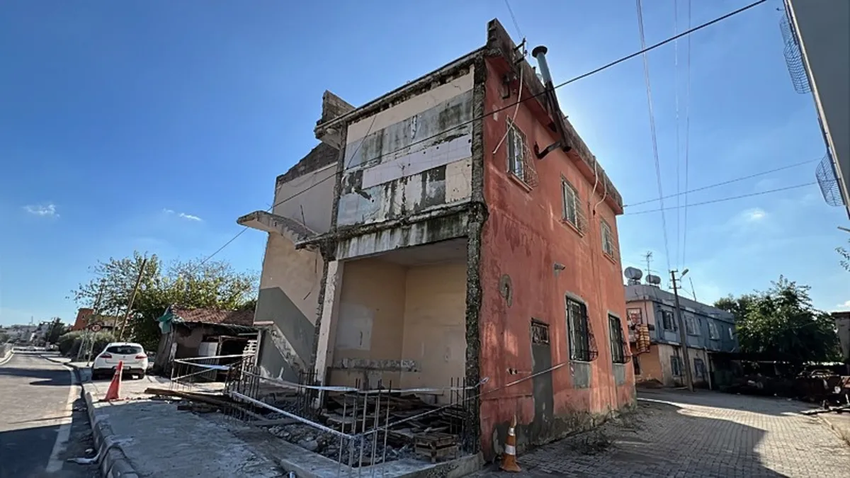 Ailesini depremde kaybeden işçinin feci ölümü