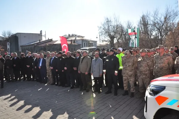 karsta-guvenlik-guclerine-60-yeni-arac-teslim-edildi-1765462063106.jpg