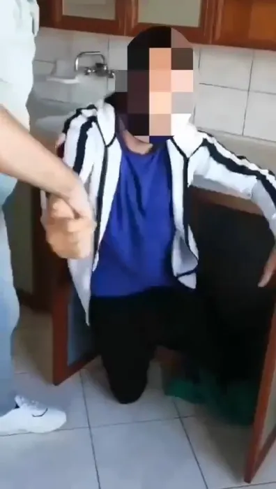 Samsun’da ilginç anlar: 9 yıl aranması olan şahıs mutfak tezgahı altında yakalandı!