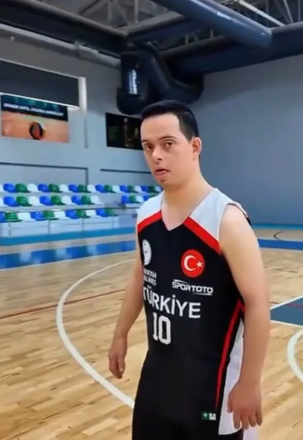 avrupanin-gururu-tekirdagda-down-sendromlular-basketbol-milli-takimi-coskuyla-karsilandi-1772634541785.jpg