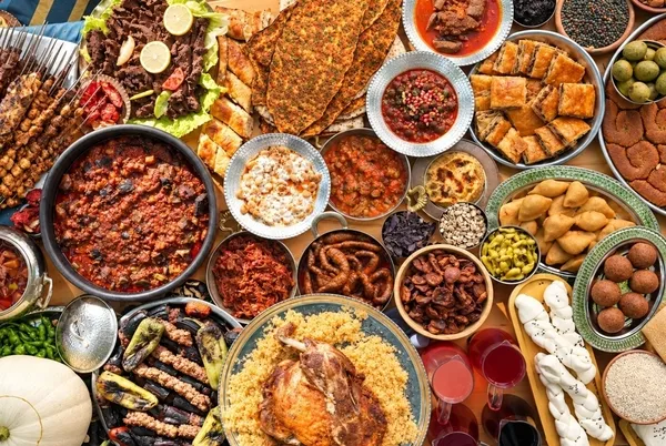 diyarbakirda-lezzetin-sirri-sumak-eksisinde-meftuneden-duvakli-pilava-48-lezzet-noktasiyla-gastronomi-rotasi-1792323266698.jpg