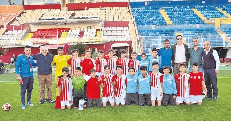 U13 1. kademede Adana gsim lider
