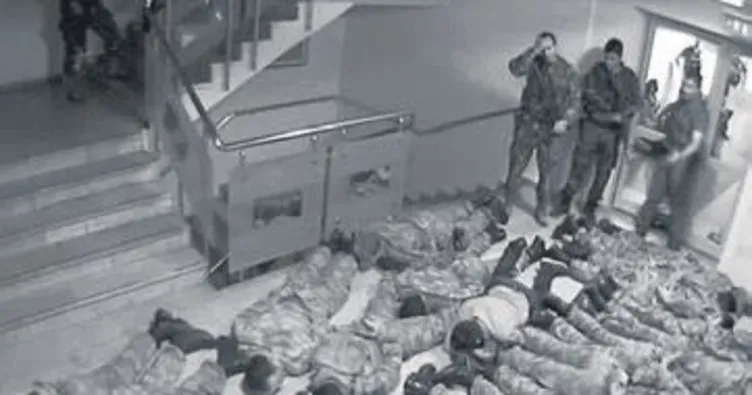 Mescide postalla girdiler