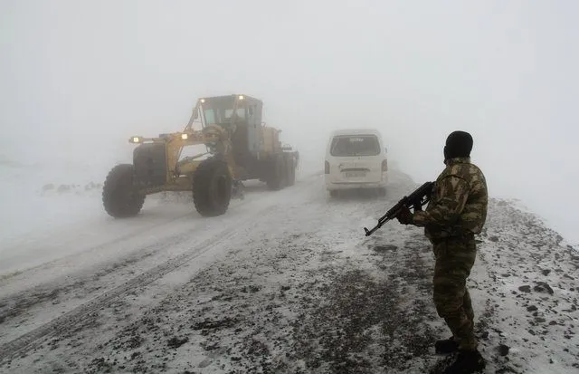 Türkiye'nin birçok kentine yılın ilk karı yağdı