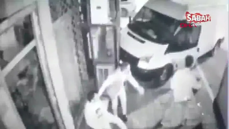İstanbul Sultangazi'de mucize kurtuluş; şans eseri ölümden böyle döndü | Video