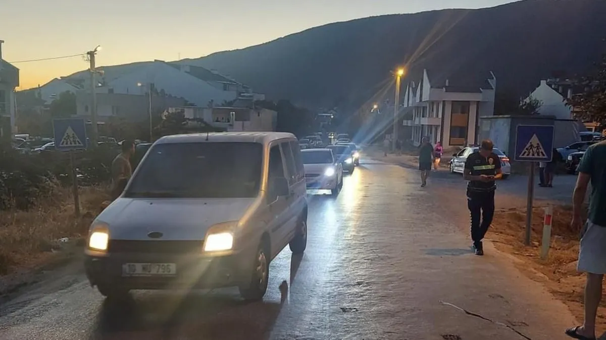 Erdek’te skuter kazası: 15 yaşındaki genç yayayı yaraladı