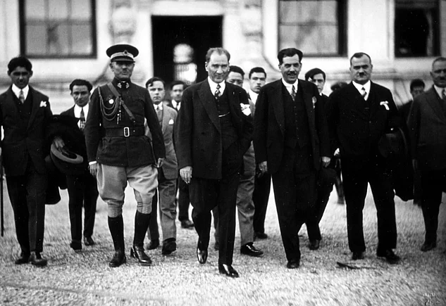 iste ataturk un son 100 gunu galeri