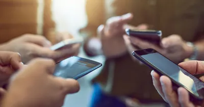 Android 12 güncellemesi alacak telefonlar! Samsung, Xiaomi, Oppo, Realme ve diğer markaların güncellemesi listesi ortaya çıktı