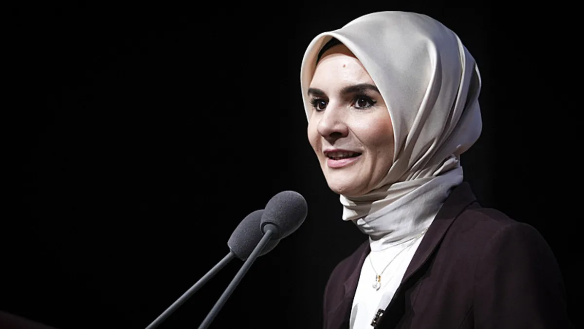 Aile ve Sosyal Hizmetler Bakanı Göktaş: Geldiğimiz noktada asıl tehlike evlerde odamızın içinde Aile ve Sosyal Hizmetler Bakanı Göktaş: Geldiğimiz noktada asıl tehlike evlerde odamızın içinde