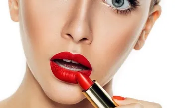 Tene göre kırmızı ruj nasıl seçilmeli?