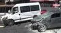 Ataşehir’de servis aracı ile otomobil kafa kafaya çarpıştı: 3 yaralı | Video