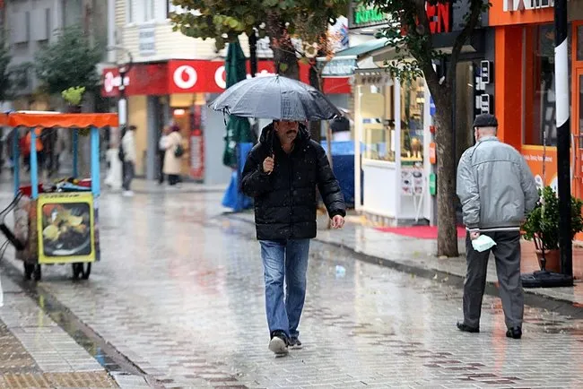 SON DAKİKA… Meteoroloji İstanbul dahil 8 il için alarm verdi! Yeni sağanak dalgası geliyor: O güne ve saate dikkat!