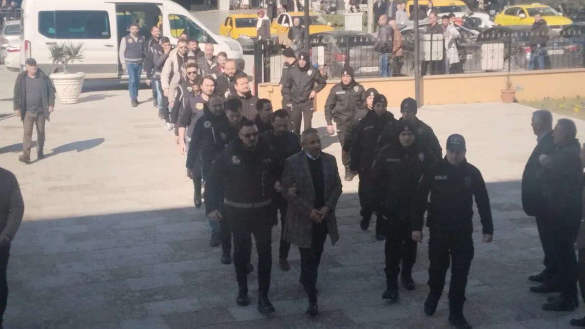 Edirne’de rüşvet ve yolsuzluk soruşturması: 11 kişi adliyede Edirne’de rüşvet ve yolsuzluk soruşturması: 11 kişi adliyede