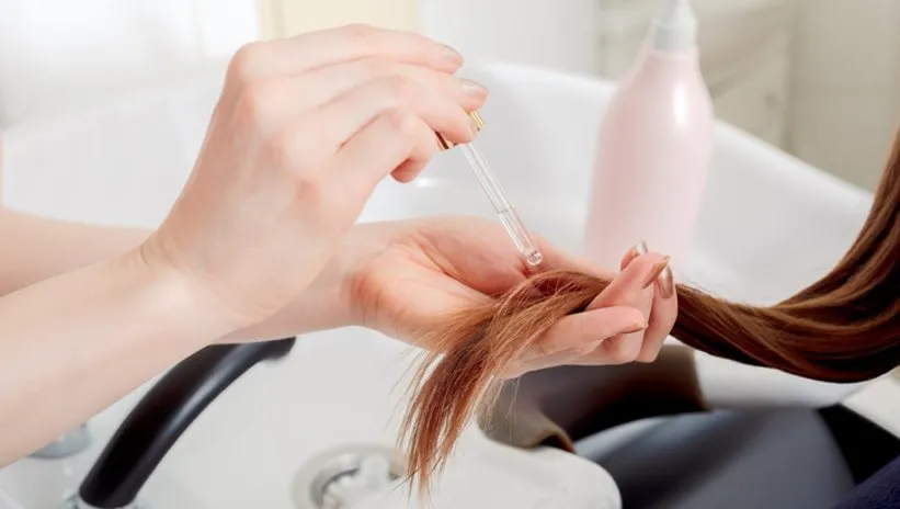 Dümdüz saçlar isterken ölüme sürüklenmeyin! Bu işlem rahim kanseri riskini iki kat artırıyor