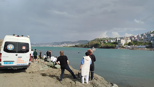 trabzonda-denizde-bogulan-cocuklarin-kimlikleri-belli-oldu-1746805211430.jpeg
