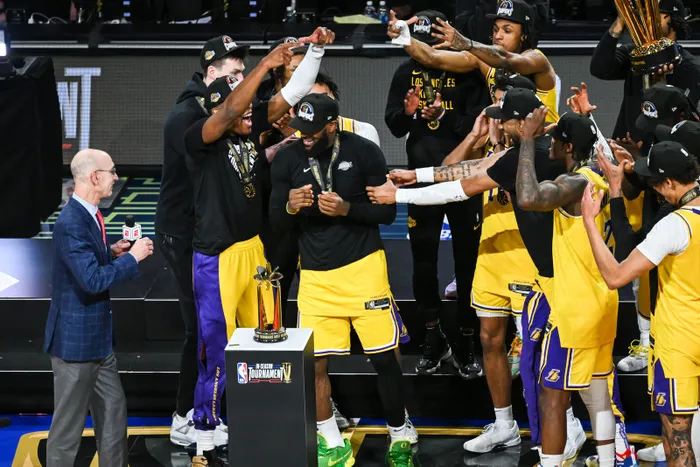 nbain-sezon-icin-turnuvasini-los-angeles-lakers-kazandi-1702192989853.jpg