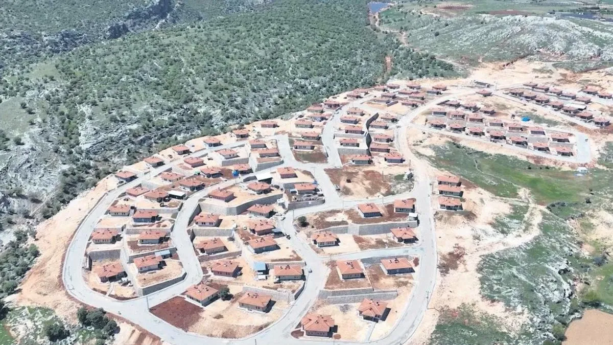 Deprem bölgesindeki 250 bininci konut yapıldı