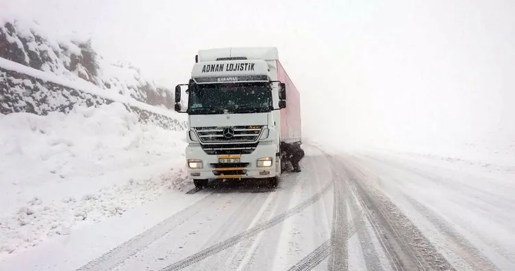 Bingöl’de 182 köy yolu kardan ulaşıma kapandı