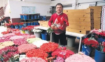İhraç çiçekler Bulgar sınırında 40 saattir bekliyor
