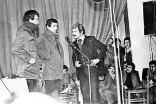 baskan-erdogan-sahnelerin-tozunu-attirmis-tiyatro-oyunu-yonetmis-rol-almis-turneye-cikmis-1691956196611.jpg