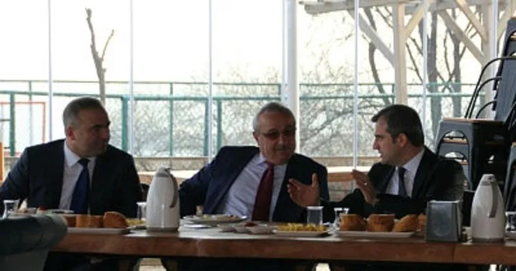 Başkan Yemenici okul müdürleriyle bir araya geldi