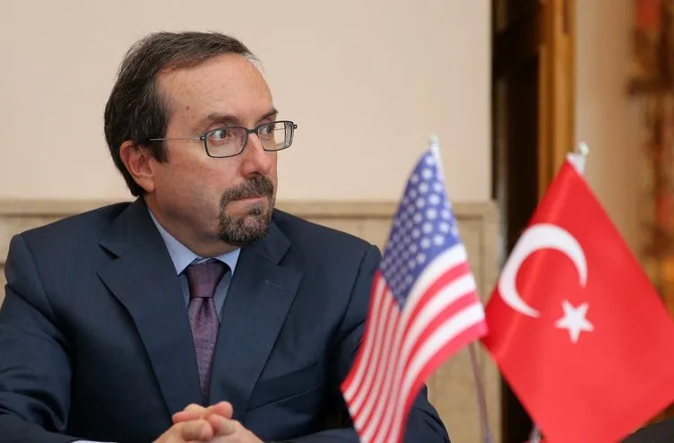 10 soruda John Bass Türkiye'de ne yapmak istedi?